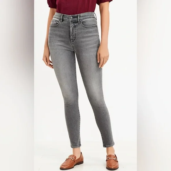 Curvy High Rise Sculpt Jeggings in Light Grey Wash